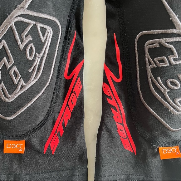 Troy Lee Designs Stage Knee Guard. R&L. XS/S - Picture 3 of 5